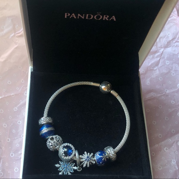Authentic Pandora Bracelet w/ 8 Pandora Charms Winter themed - Picture 3 of 14
